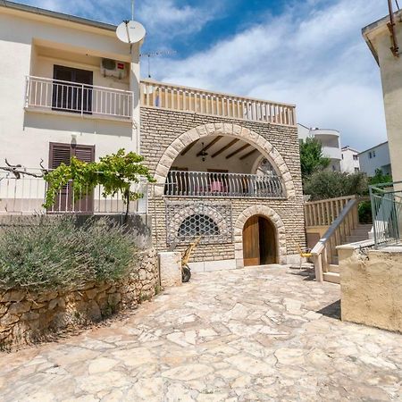 Apartment Smiljan Примоштен Екстер'єр фото