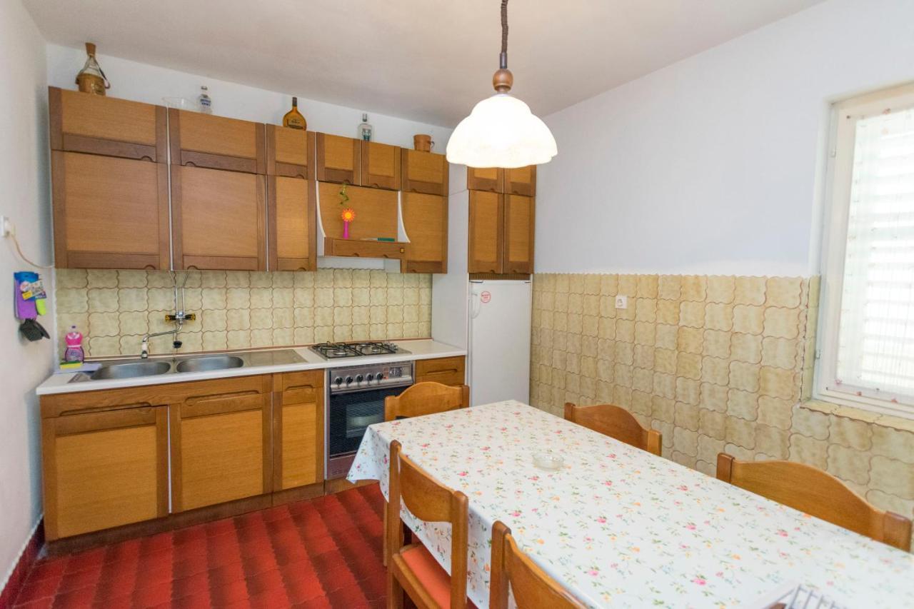Apartment Smiljan Примоштен Екстер'єр фото